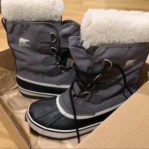 Style: Winter Carnival Sorel insulated snow boots.